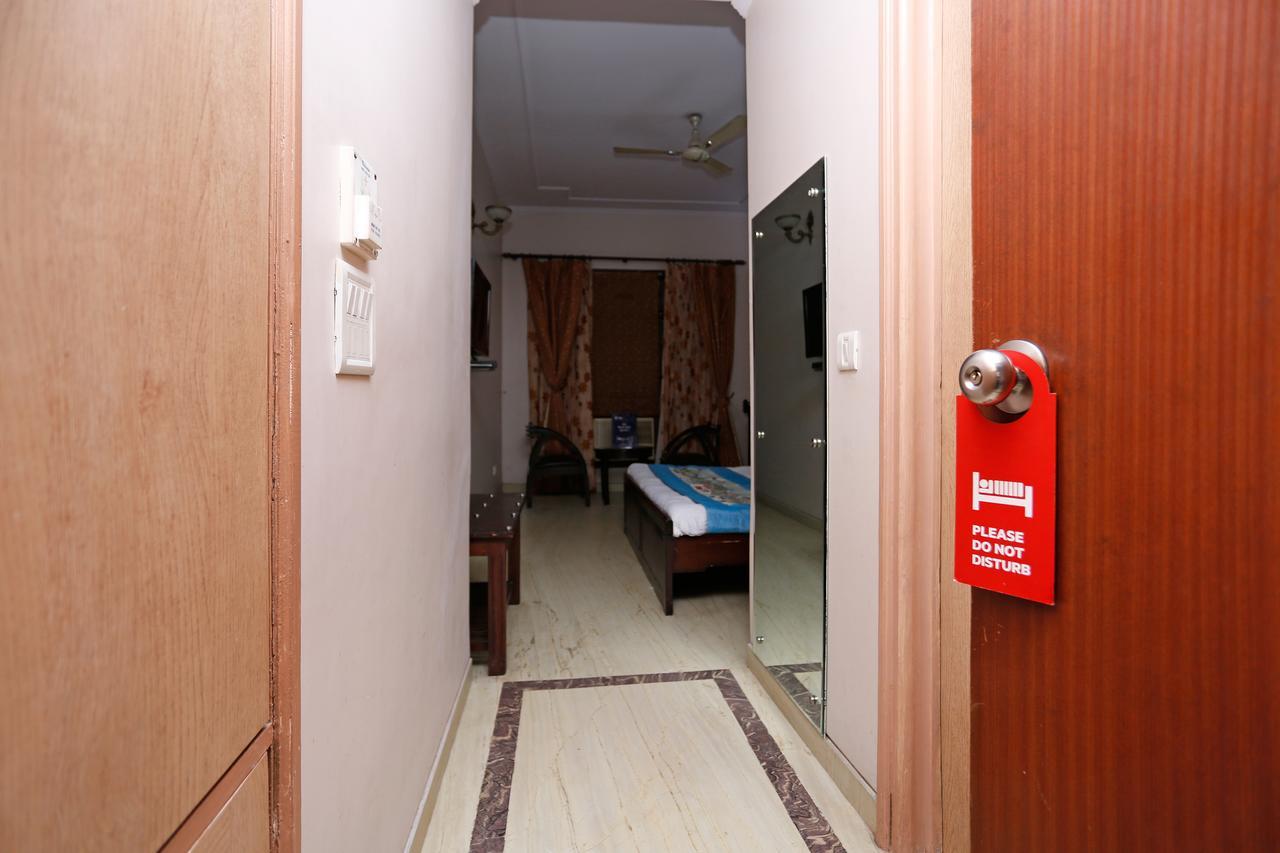 Oyo 5401 Hotel Mid Town Neu-Delhi Exterior foto